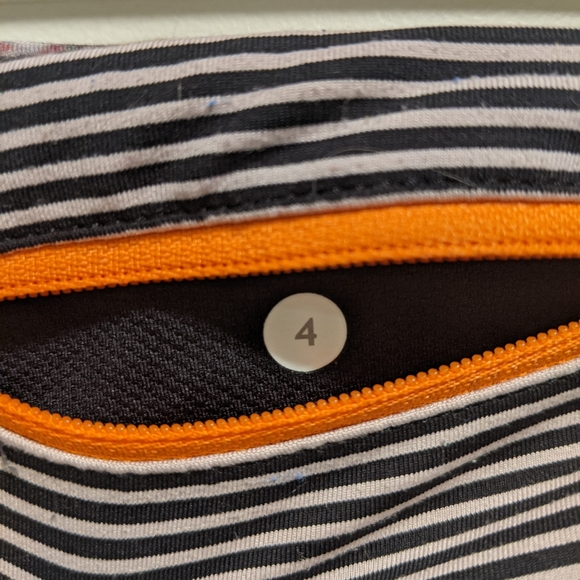 Lululemon Run the World butterfly leggings - Picture 7 of 8